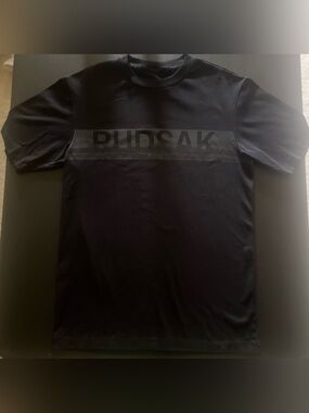 RUDSAK Tee